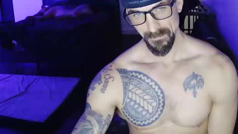 jdcornett85 online show from January 15, 10:45 pm