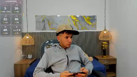 jdwhite18 online show from July 7, 6:47 am