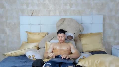 Snapshot of jeicob_gagnon chatting on February 18, 1:55 pm jeicob gagnon online show from February 18, 1:55 pm