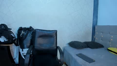 Snapshot of jeicob_gagnon chatting on December 24, 11:11 pm jeicob gagnon online show from December 24, 11:11 pm