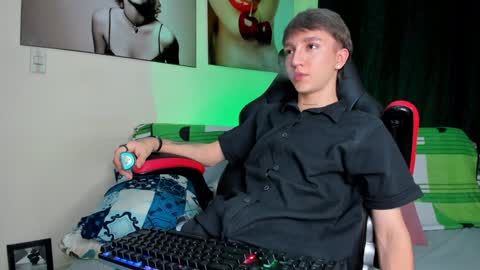 jero independent model online show from January 20, 6:21 am