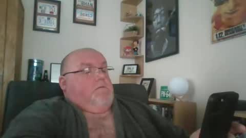 Snapshot of jerseyhammer01 chatting on February 14, 9:03 am Harry online show from February 14, 9:03 am