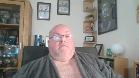 Snapshot of jerseyhammer01 chatting on December 29, 9:17 am Harry online show from December 29, 9:17 am