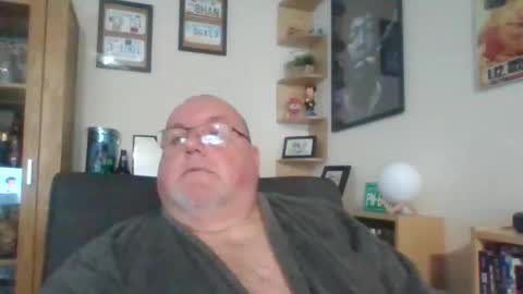 Snapshot of jerseyhammer01 chatting on January 20, 8:41 am Harry online show from January 20, 8:41 am