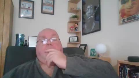 Snapshot of jerseyhammer01 chatting on February 21, 8:39 am Harry online show from February 21, 8:39 am