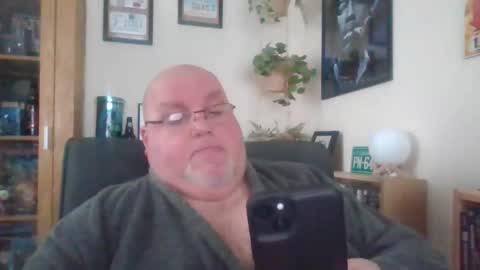 Snapshot of jerseyhammer01 chatting on December 5, 10:12 am Harry online show from December 5, 10:12 am