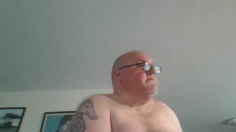 Snapshot of jerseyhammer01 chatting on December 18, 9:04 am Harry online show from December 18, 9:04 am