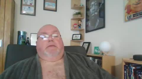 Snapshot of jerseyhammer01 chatting on February 12, 9:10 am Harry online show from February 12, 9:10 am