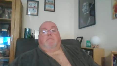 Snapshot of jerseyhammer01 chatting on December 11, 8:49 am Harry online show from December 11, 8:49 am