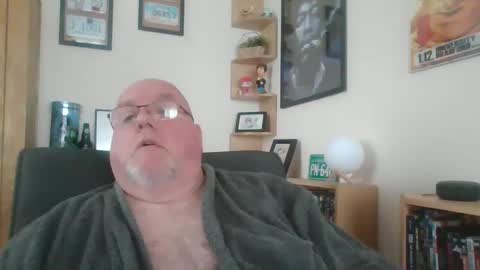 Snapshot of jerseyhammer01 chatting on February 9, 10:42 am Harry online show from February 9, 10:42 am