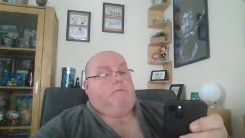 Snapshot of jerseyhammer01 chatting on December 19, 10:34 am Harry online show from December 19, 10:34 am