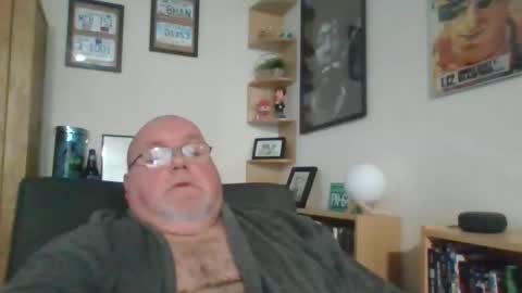 Snapshot of jerseyhammer01 chatting on February 15, 8:33 am Harry online show from February 15, 8:33 am