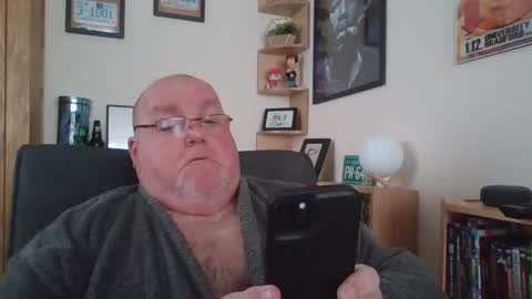 Snapshot of jerseyhammer01 chatting on March 4, 8:24 am Harry online show from March 4, 8:24 am