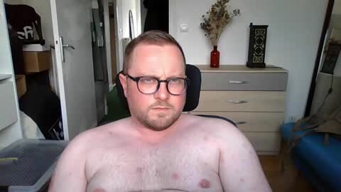 jeuneloup92 online show from April 15, 4:29 pm