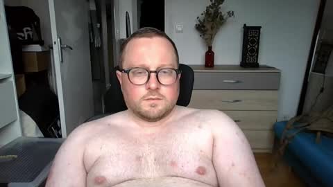 jeuneloup92 online show from April 14, 4:28 pm