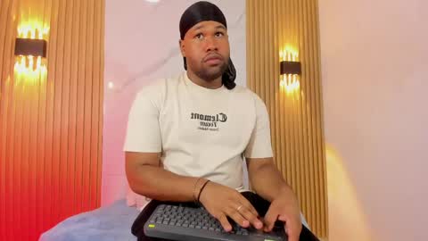 jeus_stanley online show from April 19, 3:39 am