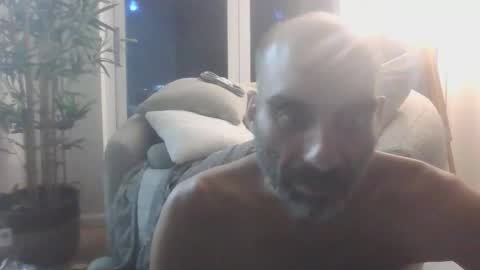 jglarsbel online show from February 6, 4:48 pm