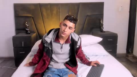 jhoanleandro online show from March 3, 4:01 am