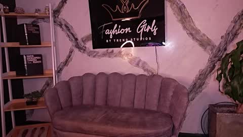 jhoanleandro online show from March 16, 5:03 am