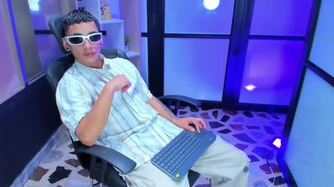 jhoanleandro online show from February 15, 4:47 am