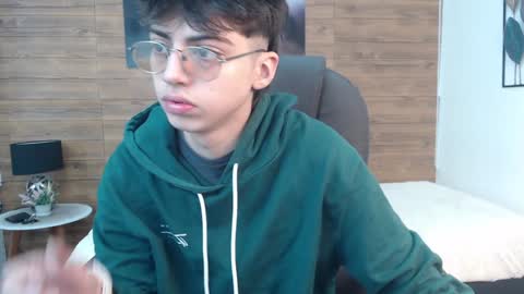 Jhoel online show from December 2, 12:38 pm