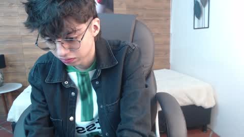 Jhoel online show from December 9, 1:04 pm