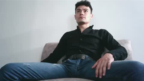 jhohanes maximo online show from June 30, 1:12 pm