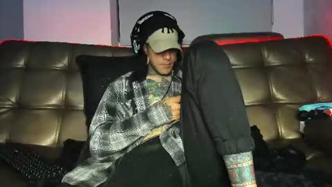 jhonny_ackerman online show from June 19, 2:17 am