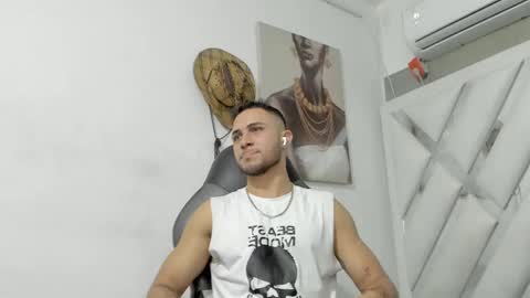 Snapshot of jhonny_flames7 chatting on December 16, 3:40 am jhonny online show from December 16, 3:40 am