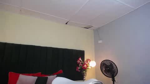 jhos online show from September 23, 1:43 pm