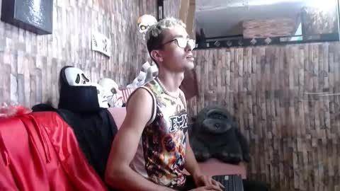 jhosuamoore2 online show from October 19, 1:10 am