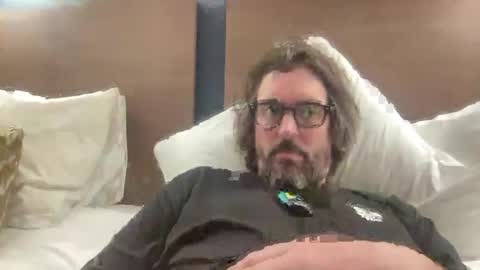 Snapshot of jimboo400 chatting on October 29, 8:34 pm jimboo400 online show from October 29, 8:34 pm