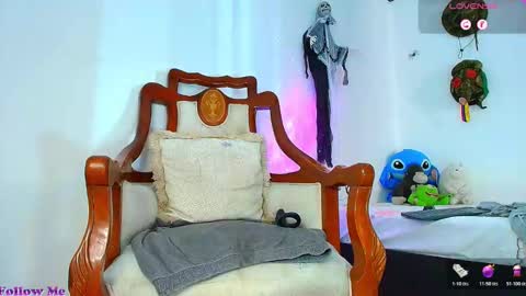 Jimm  Independent Model  online show from November 28, 1:46 pm