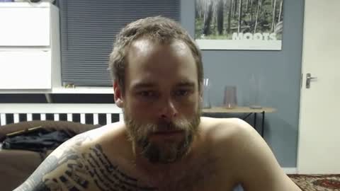 JamesJan van Rebel online show from October 31, 3:41 am