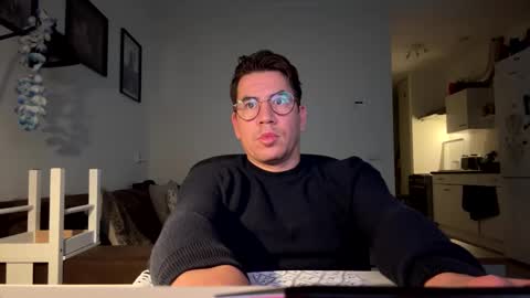 jjd8 online show from November 4, 8:43 pm