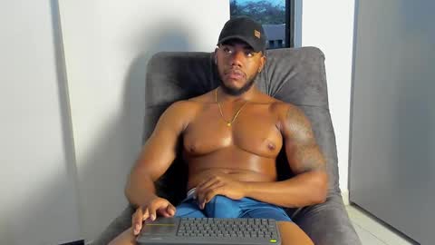 JOAN SAENZ online show from December 29, 11:18 pm