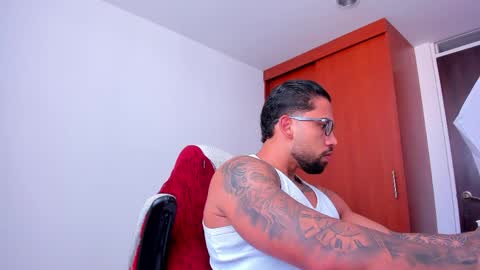 joe_esthetic online show from April 2, 12:46 pm