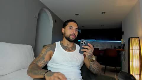 joe_esthetic online show from November 11, 12:37 am