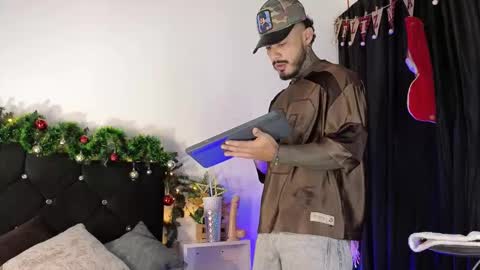 John  online show from November 23, 11:43 am