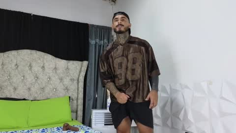 John  online show from February 5, 1:44 pm