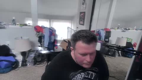 johnfernandez784 online show from June 25, 1:49 pm