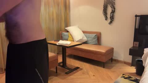 J online show from October 5, 7:07 pm