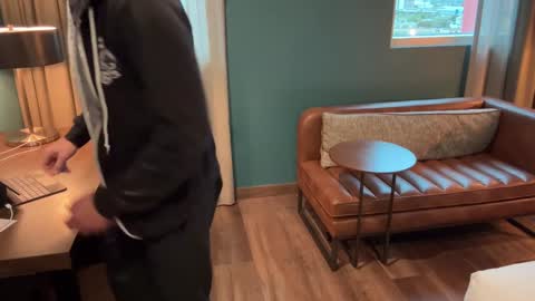 J online show from December 6, 10:30 pm