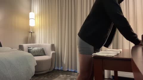 J online show from December 5, 12:33 pm