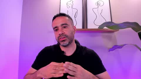 JOHN G MODELS online show from February 11, 12:15 am