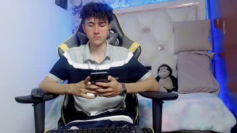 johnny_cagee online show from October 23, 6:28 am