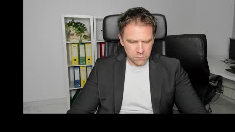 johnnydough82 online show from December 22, 4:06 am