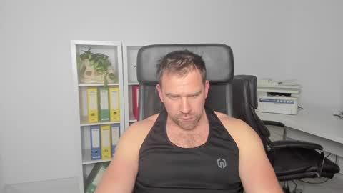 johnnydough82 online show from January 16, 4:49 am