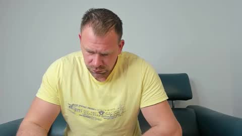 johnnydough82 online show from March 7, 4:56 am