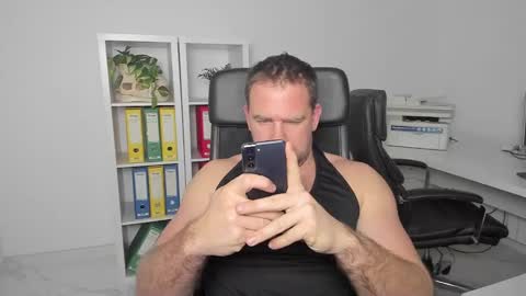 johnnydough82 online show from January 18, 4:52 am